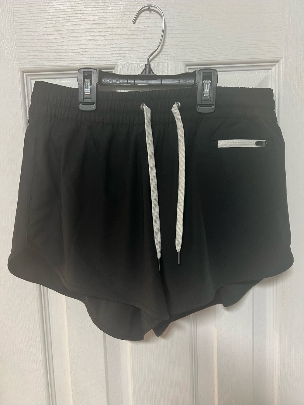 Vuori black shorts